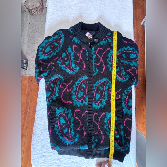 Women’s 80’s Vintage Karisma Canadian Sportswear Paisley Button Front Cardigan - Picture 9 of 13